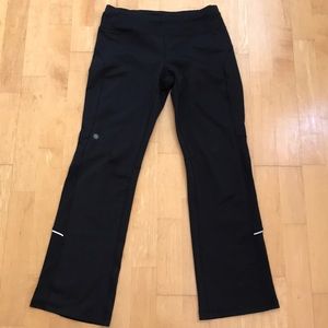 Athleta yoga pants. Zip back pocket.